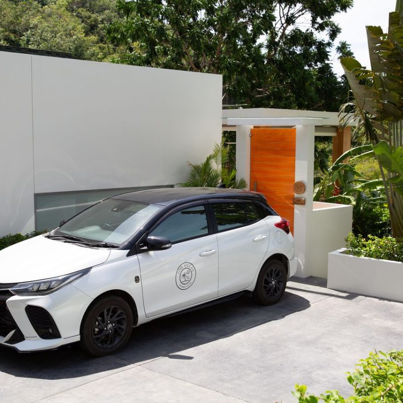 Entrance and car at Villa Banana Fan, a 2 bedroom luxury, ocean view villa located in Zog Villa Estate, Maenam,, Koh Samui